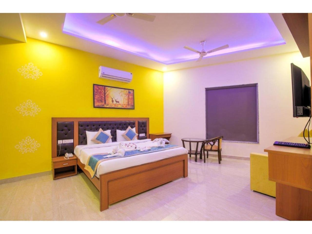 Kusum House Bed & Breakfast เกรทเตอร์นอยดา ภายนอก รูปภาพ