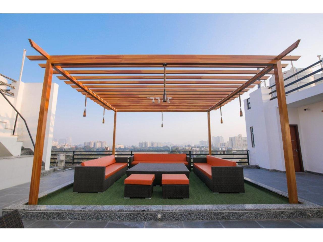 Kusum House Bed & Breakfast เกรทเตอร์นอยดา ภายนอก รูปภาพ
